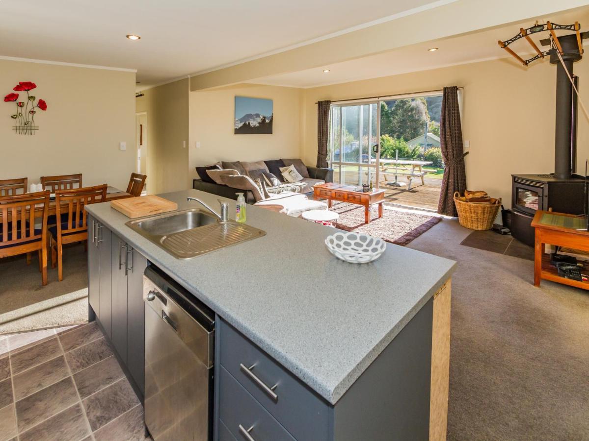 Pikorua - Raurimu Holiday Home ナショナル・パーク エクステリア 写真